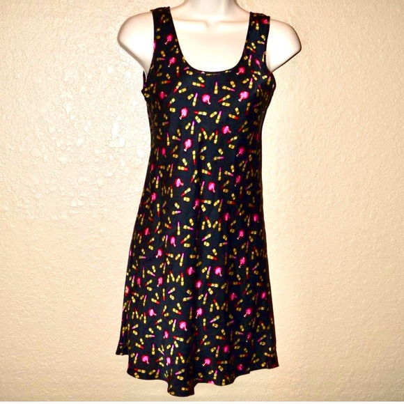 Neiman Marcus 2 piece Nightgown and Nightshirt Set with Lipstick Cosmetic Print - Picture 2 of 5